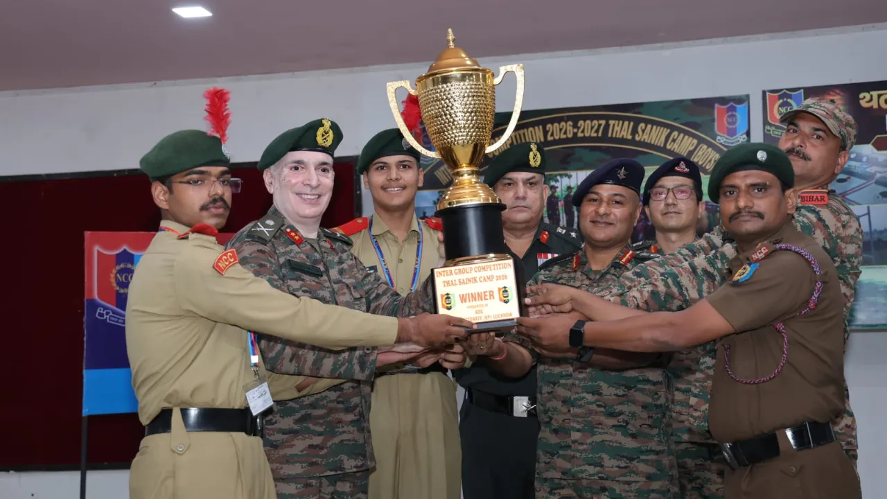 30 साल बाद लखनऊ ग्रुप का कमाल! भाषा विश्वविद्यालय के NCC कैडेट प्रशांत यादव ने रचा इतिहास, दिलाई ओवरऑल ट्रॉफी