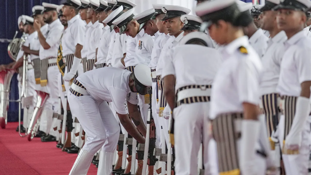 INS Nipun (3)