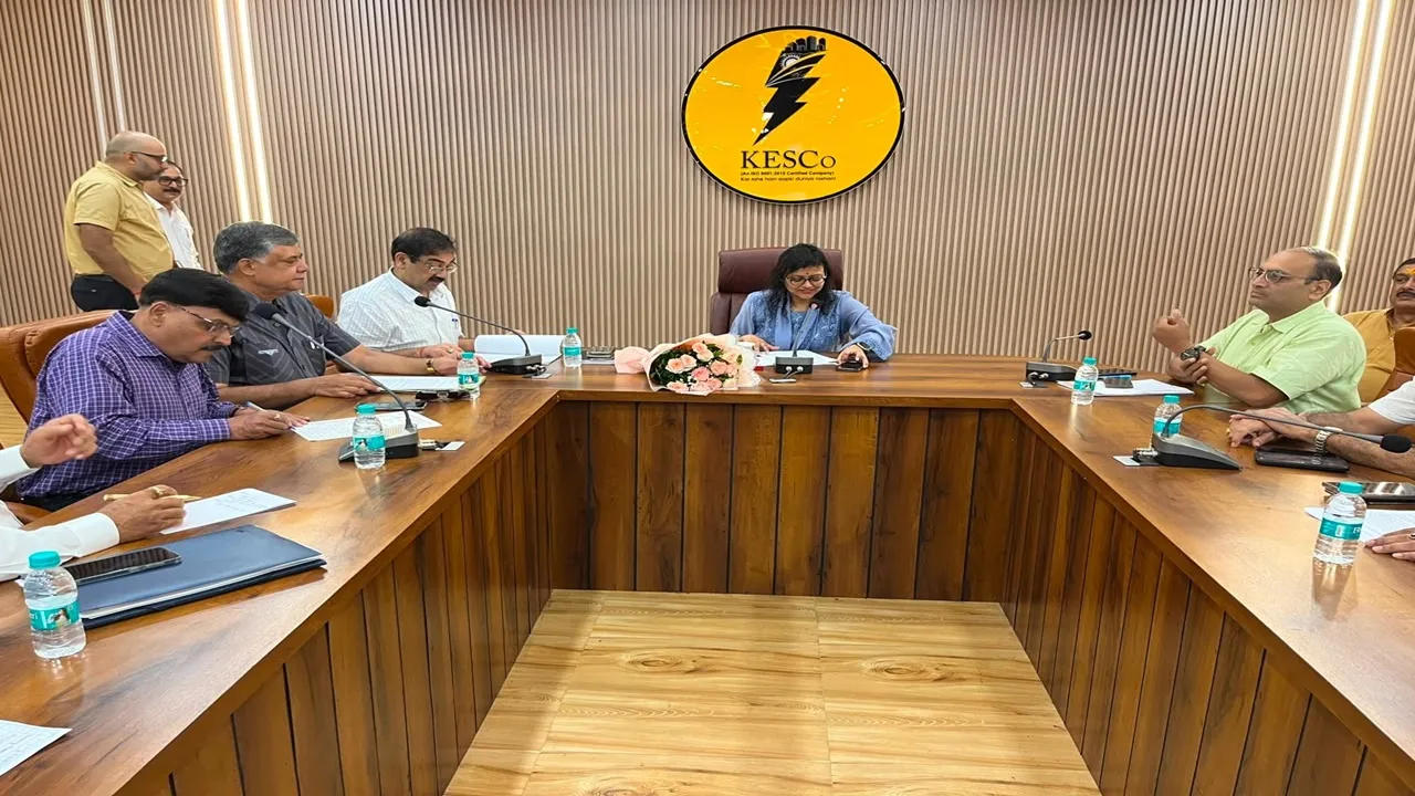 केस्को एमडी नेहा जैन से मिले उद्यमी, केंद्रीयकरण नीति से जुड़ी समस्याओं के त्वरित समाधान की मांग
