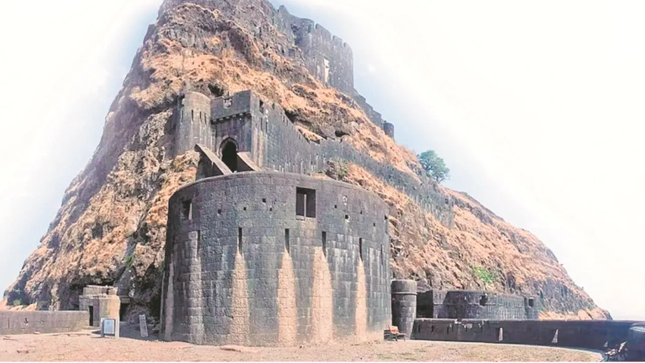 Lohagad Fort (1)
