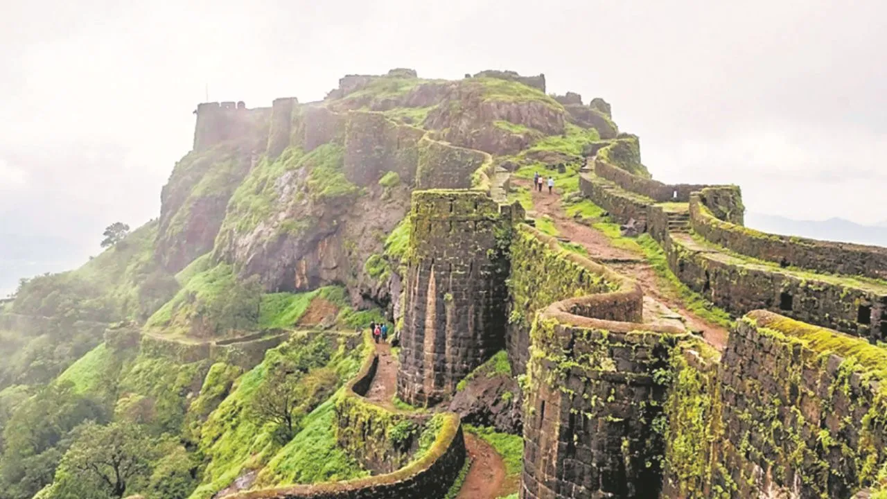 Lohagad Fort (2)