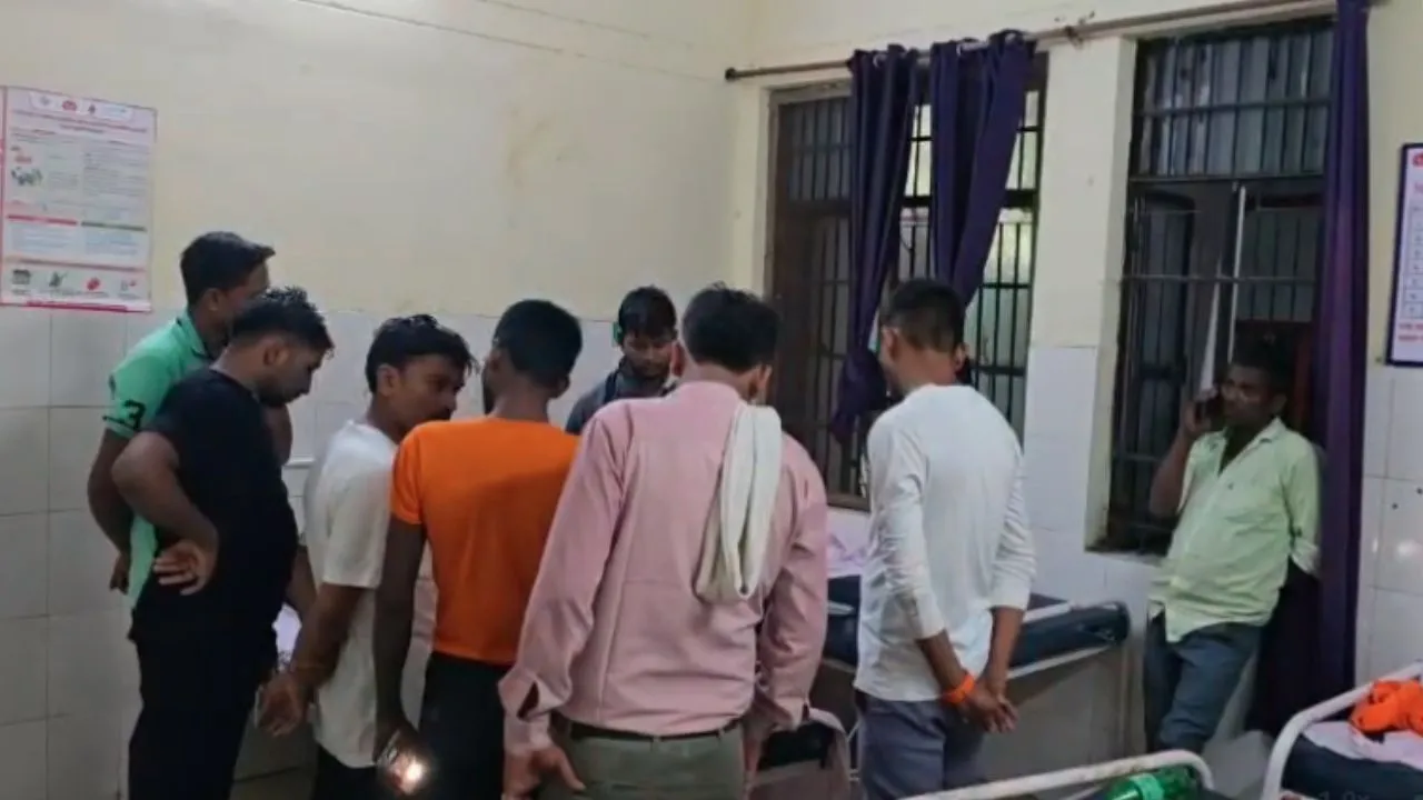 श्रावस्ती में बड़ा हादसा,  सड़क किनारे ट्रक में टकराई बाइक, युवक ने अस्पताल में तोड़ा दम 