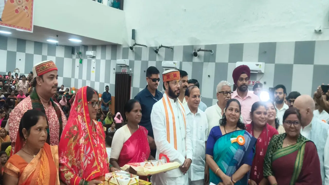रक्षाबंधन पर महिलाओं की बल्ले-बल्ले! 27 अगस्त से सहयात्री समेत फ्री बस यात्रा, मंत्री मनोज पांडेय ने किया शुभारंभ