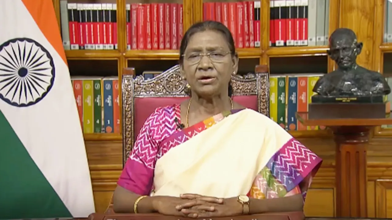 स्वतंत्रता दिवस की पूर्व संध्या पर राष्ट्रपति मुर्मू का बड़ा संदेश : युद्ध और अस्थिरता के बीच भी सबसे तेज बढ़ रहा भारत, डिजिटल क्रांति से बदली तस्वीर