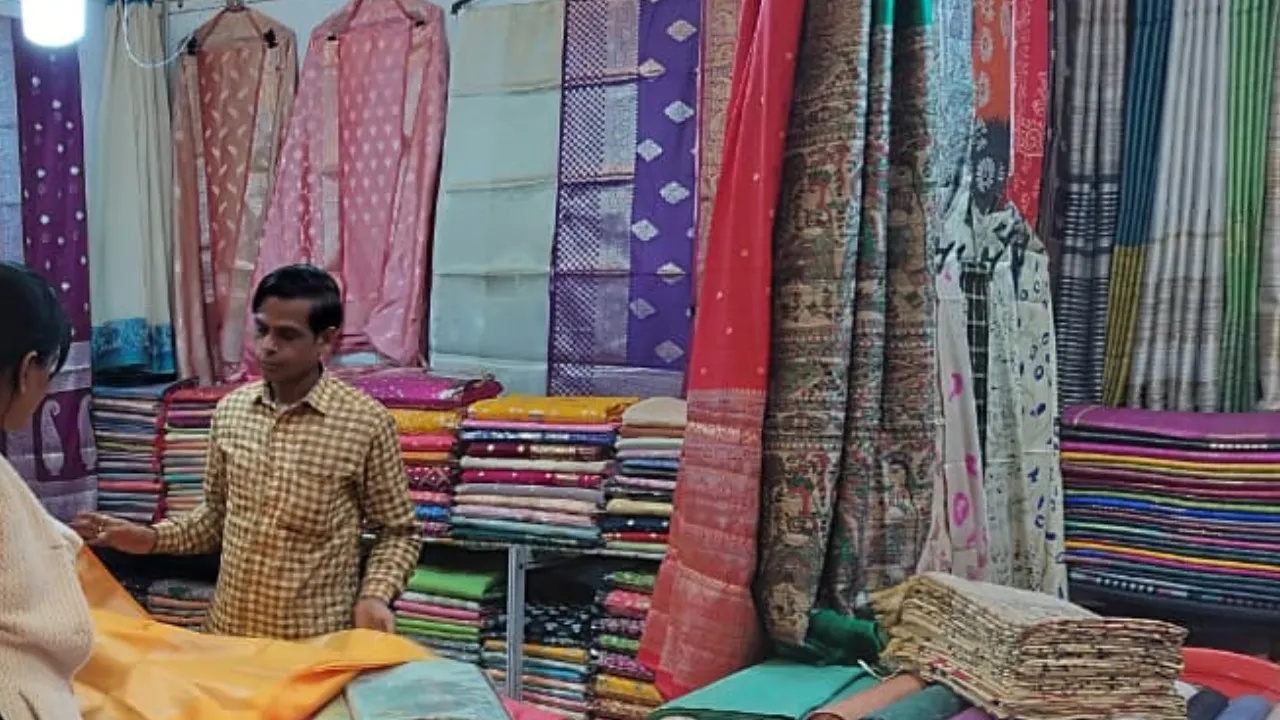 National Silk Expo: लखनऊ में सजा देशभर के बुनकरों का बाजार, बनारसी से पश्मीना तक सिल्क की शानदार रेंज