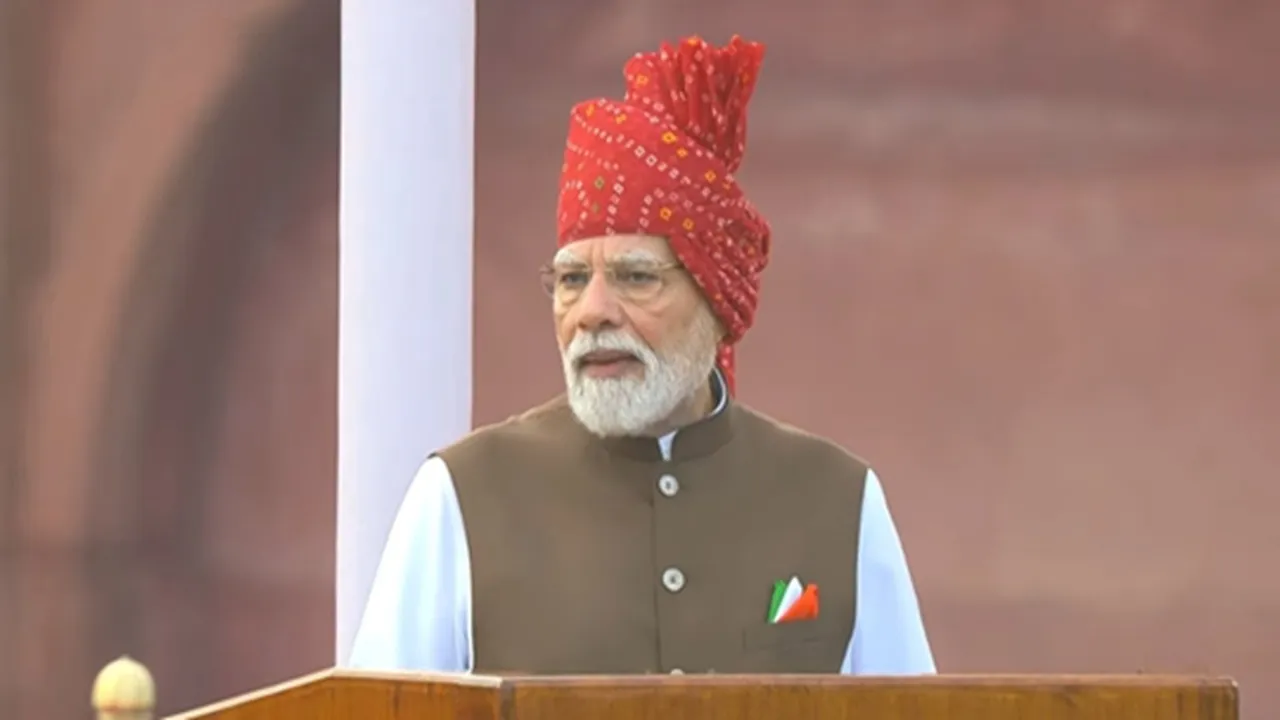 Independence Day : लाल किले से PM मोदी ने रचा नया रिकॉर्ड, लगातार 13वीं बार देश को किया संबोधित; ‘वंदे मातरम’ की गूंज