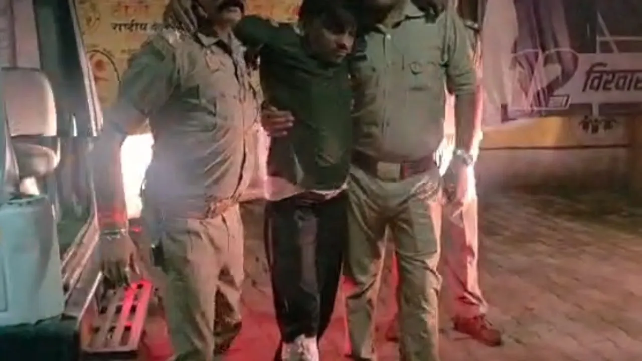 Sultanpur News:  अखंडनगर में पुलिस-बदमाशों की मुठभेड़, एक को लगी गोली; तीन गिरफ्तार, लाखों के आभूषण बरामद