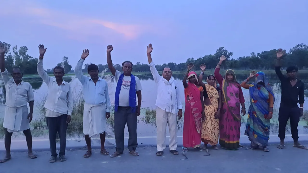 Raebareli Flood News: शिवगढ़ ड्रेन उफनाने से हजारों हेक्टेयर फसल जलमग्न, गुस्साए किसानों ने किया प्रदर्शन; मुआवजे की मांग