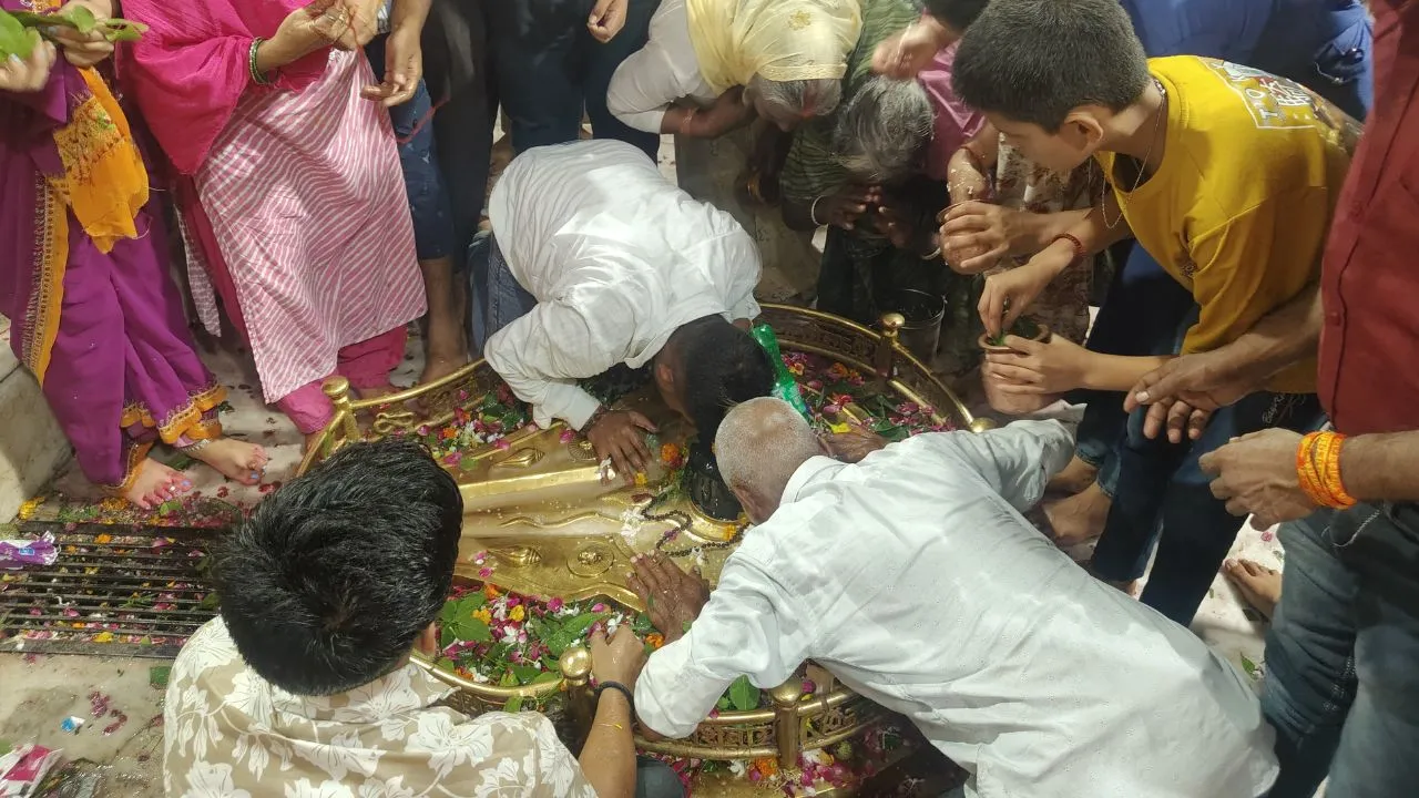 Sawan Somwar 2026:  लोधेश्वर महादेवा में उमड़ा महासैलाब, जानिए क्यों हर मनोकामना पूरी करने वाले माने जाते हैं बाबा लोधेश्वर