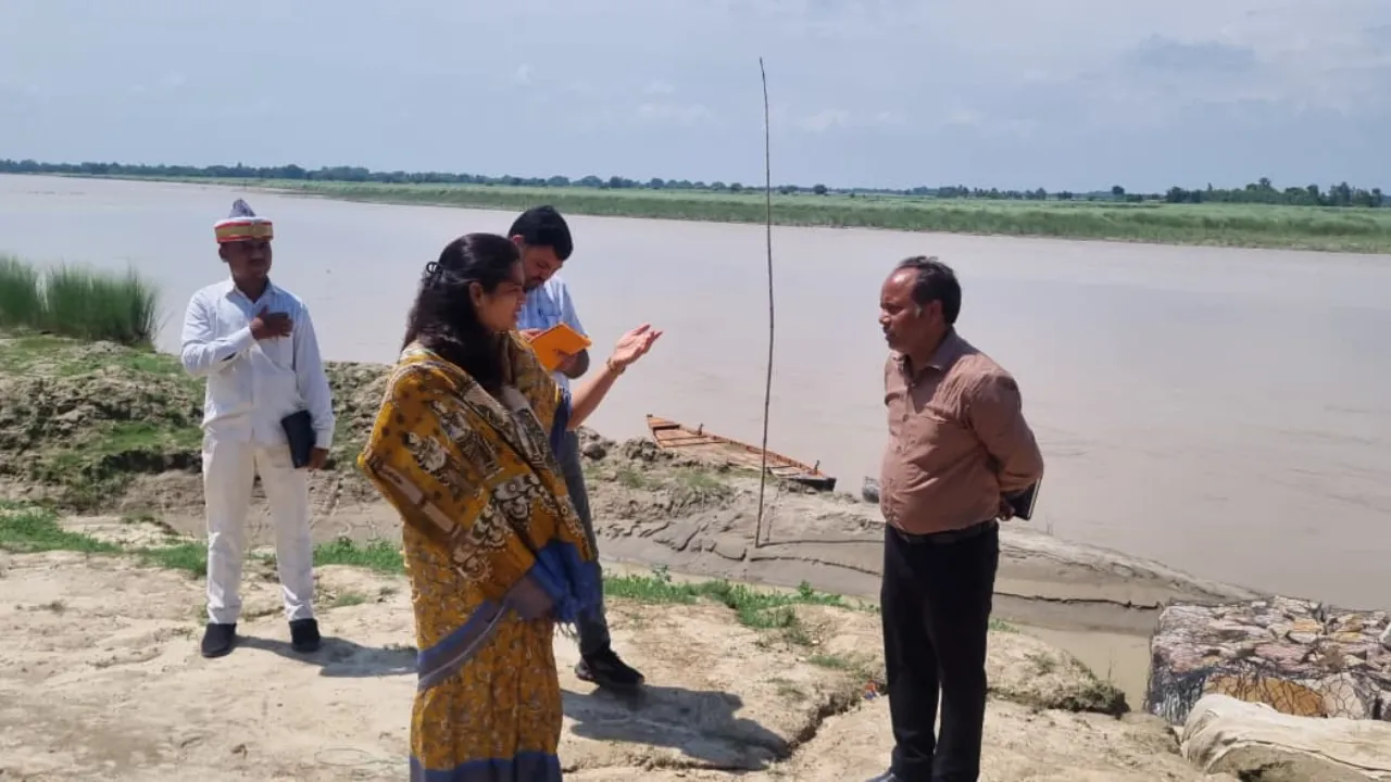 श्रावस्ती में बाढ़ से पहले प्रशासन अलर्ट, सिसवारा घाट पर कटान रोकने के दिए निर्देश