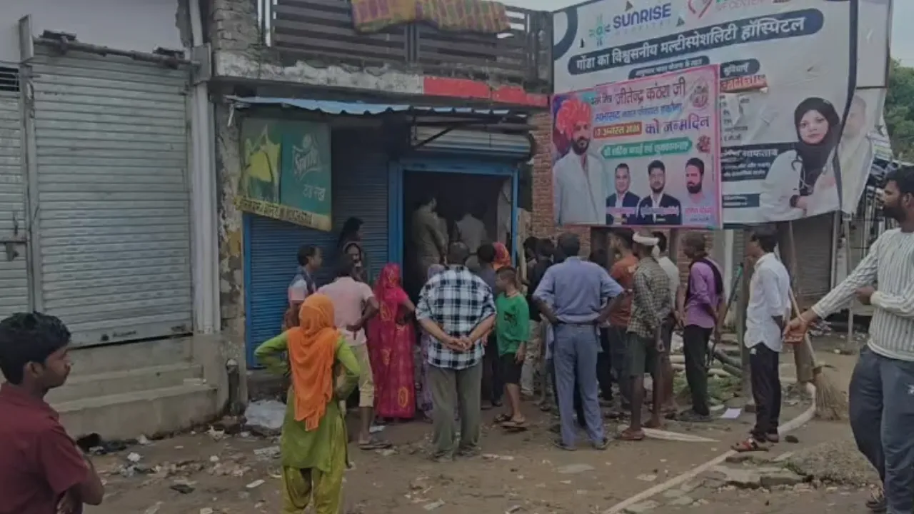 श्रावस्ती में घर के अंदर फंदे से लटका मिला 30 वर्षीय युवक का शव, पत्नी के मायके जाने से जोड़ा जा रहा मामला