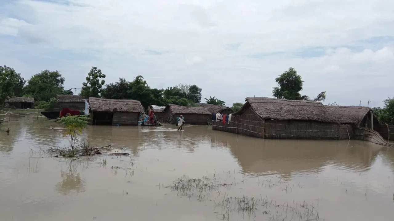 sitapur Ghaghra River Flood (1)
