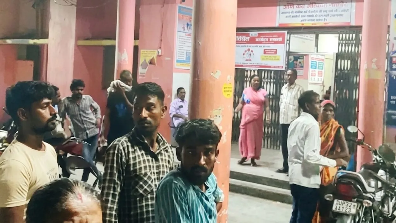 शराब के नशे में झूमता CHC पहुंचा युवक, प्रसव कक्ष में जानें से रोका तो नर्स और स्वीपर से की मारपीट  