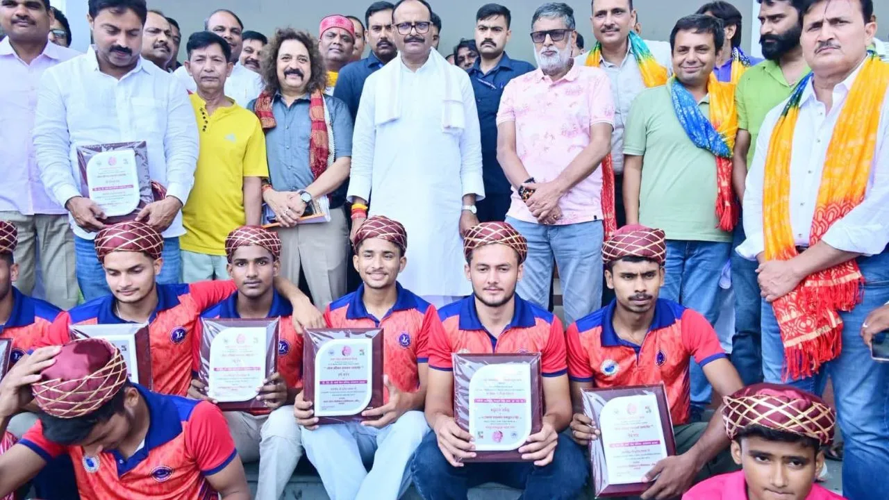 UP Volleyball: यूपी में वॉलीबॉल को बढ़ावा देने की तैयारी, हर गांव में मिलेगा नेट और वॉलीबॉल