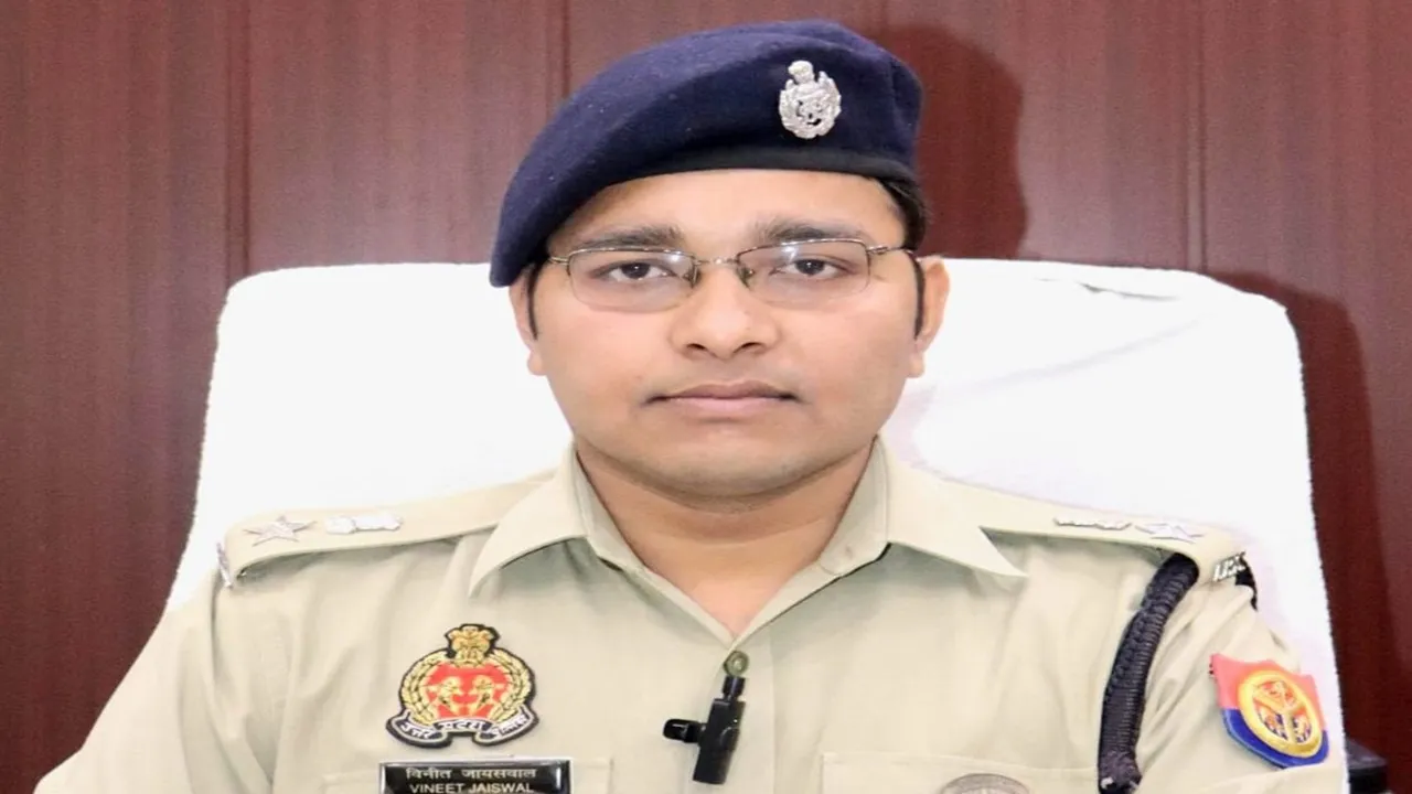 Sultanpur News: सुलतानपुर को मिला नया कप्तान, IPS विनीत जायसवाल ने संभाली कमान; चारु निगम का लखनऊ तबादला