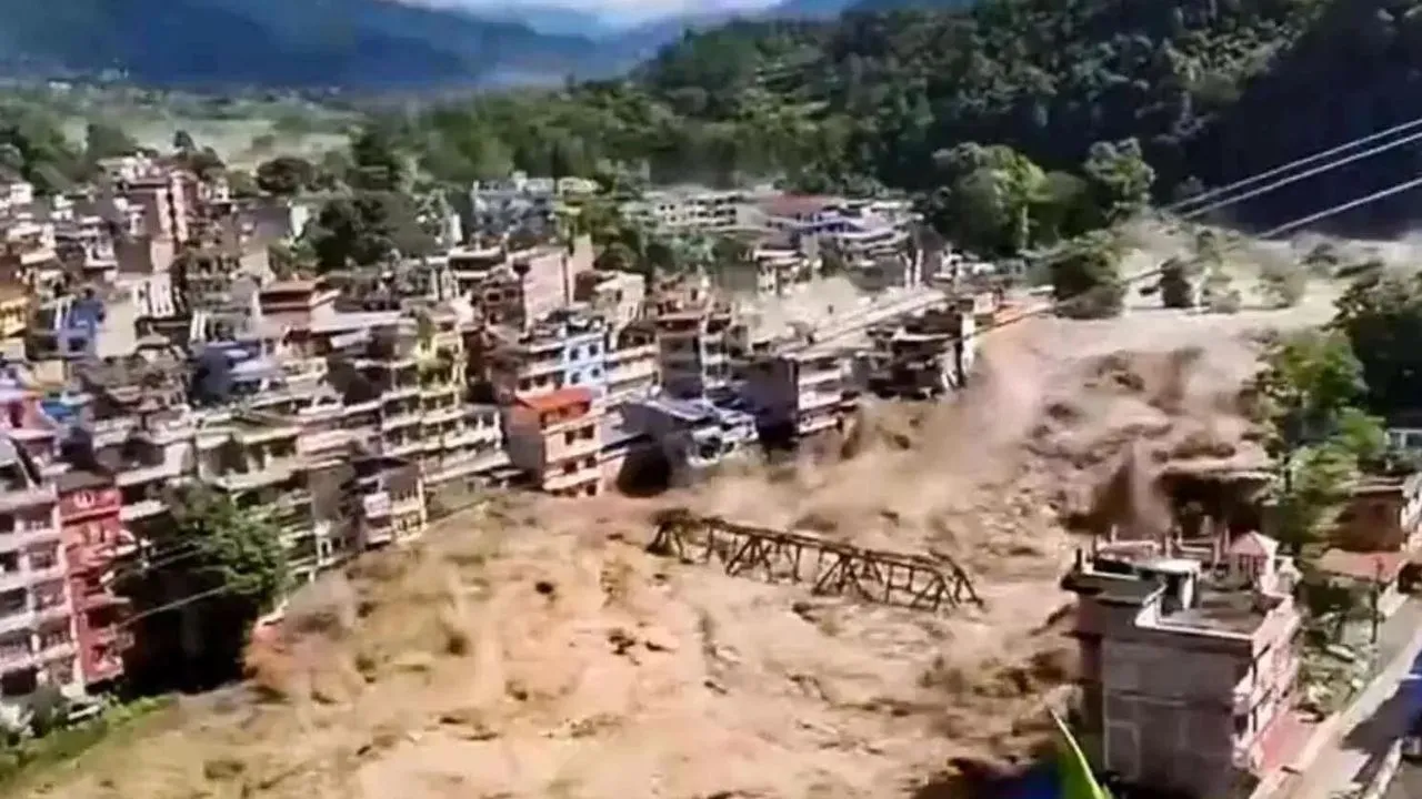 ग्लेशियर टूटने से महाप्रलय, दूसरी बड़ी बाढ़ की चेतावनी; ICIMOD वैज्ञानिकों ने बताई नेपाल की विनाशकारी त्रासदी की पूरी सच्चाई 
