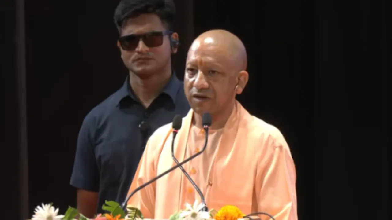 CM योगी ने  3,572 नव चयनित अभ्यर्थियों को बांटे नियुक्ति-पत्र, कहा- युवाओं को नई उड़ान देना सरकार की प्राथमिकता