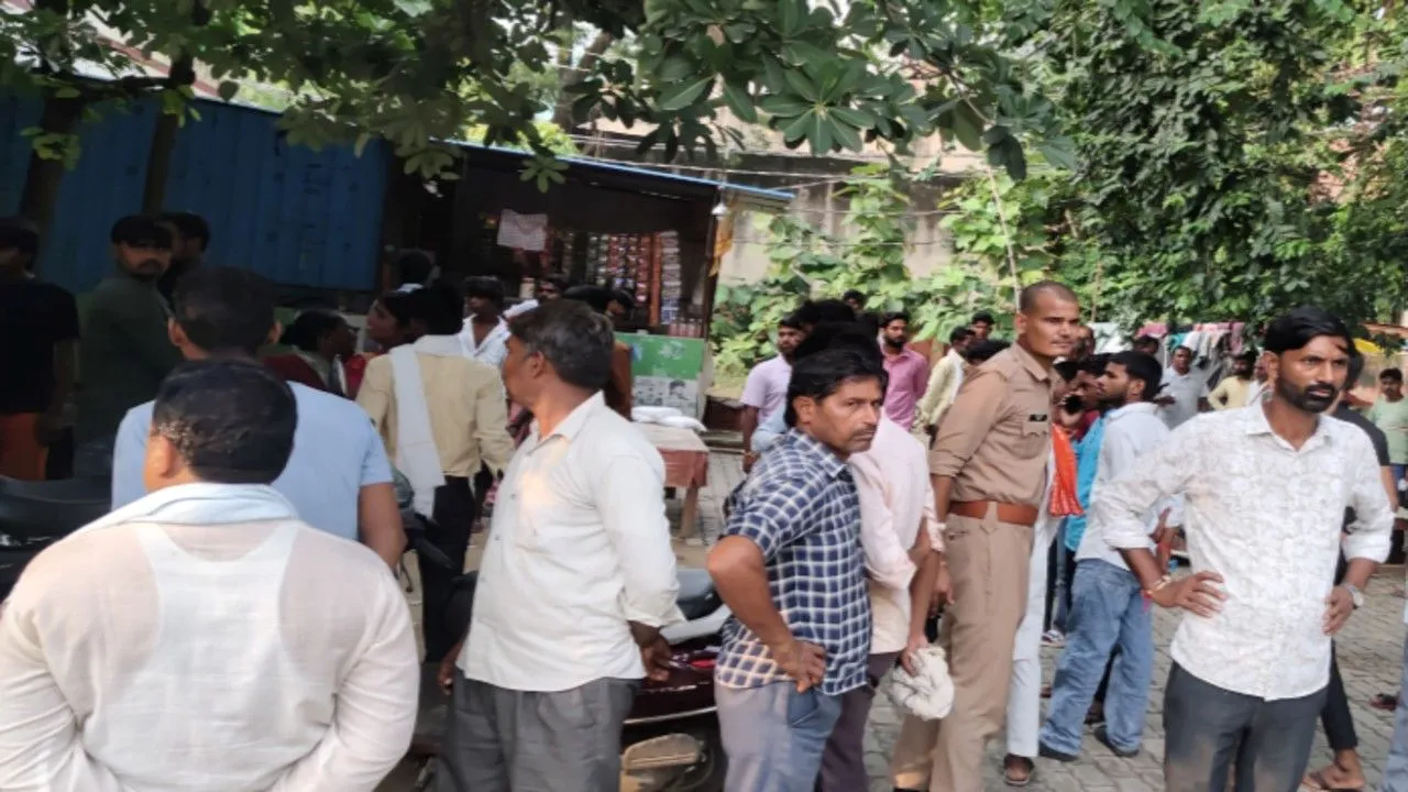 हरदोई में भीषण सड़क हादसा: दो बाइकों की आमने-सामने जोरदार भिड़ंत, मामा-भांजे समेत तीन की मौत