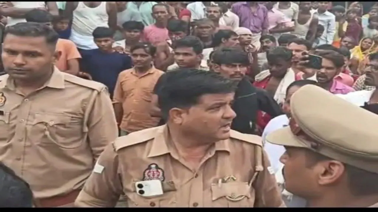 सीतापुर के ढकिया कला में प्रेमी ने घर के बाहर फांसी लगाई, खबर मिली तो कुछ घंटे बाद महिला ने खेत पर जाकर जान दे दी