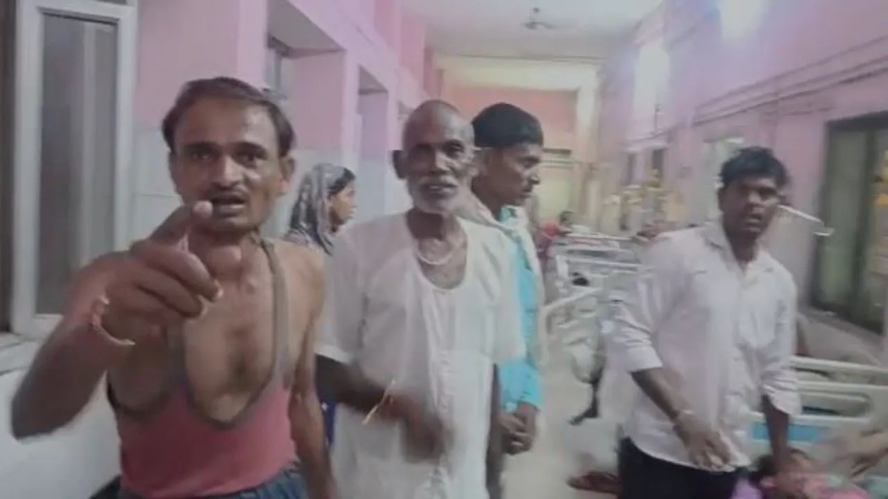 सीतापुर : जिला अस्पताल में इलाज के दौरान बच्ची की मौत, परिजनों ने लापरवाही का लगाया आरोप, किया हंगामा