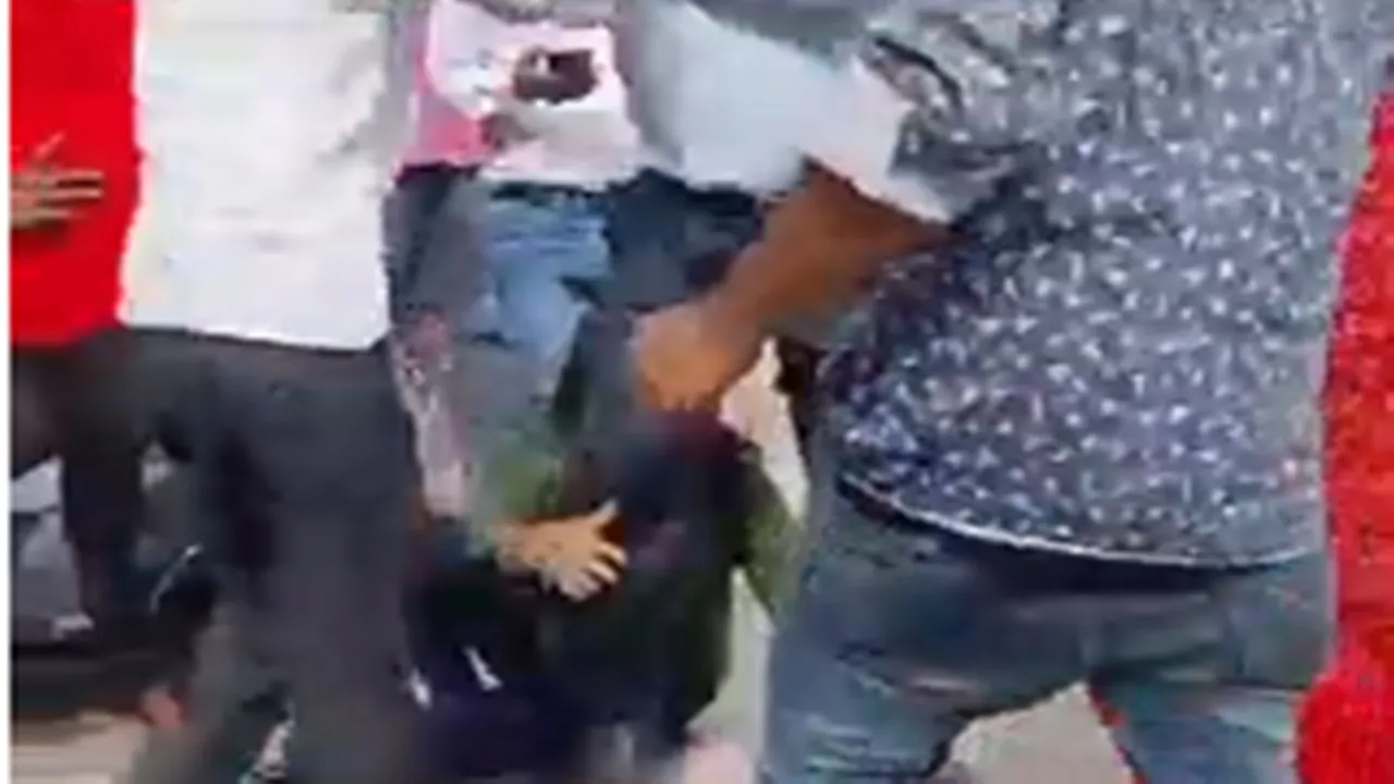 बाराबंकी के अस्पताल में AC कमरा न मिलने पर बवाल, सास-ननद और ससुर से जमकर मारपीट, VIDEO वायरल