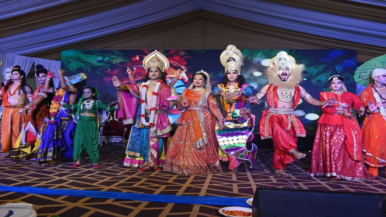 कानपुर में जन्माष्टमी की धूम : जेके मंदिर में गूंजे वेद मंत्र, इस्कॉन में शंख अभिषेक से हुआ महोत्सव का शुभारंभ, नृत्य-संगीत ने मोहा मन