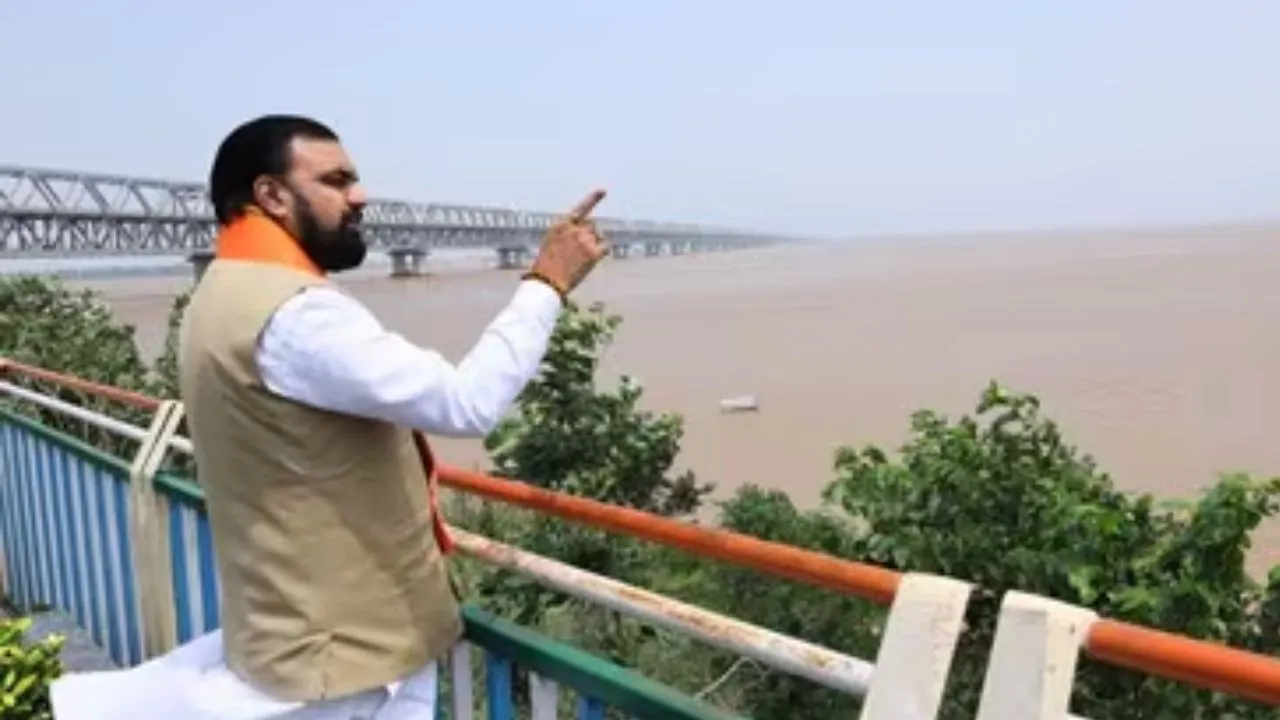 बिहार बाढ़ :   पटना में खतरे के निशान से ऊपर पहुंची गंगा, बाढ़ के बीच CM सम्राट ने अफसरों को दिया अलर्ट रहने का निर्देश