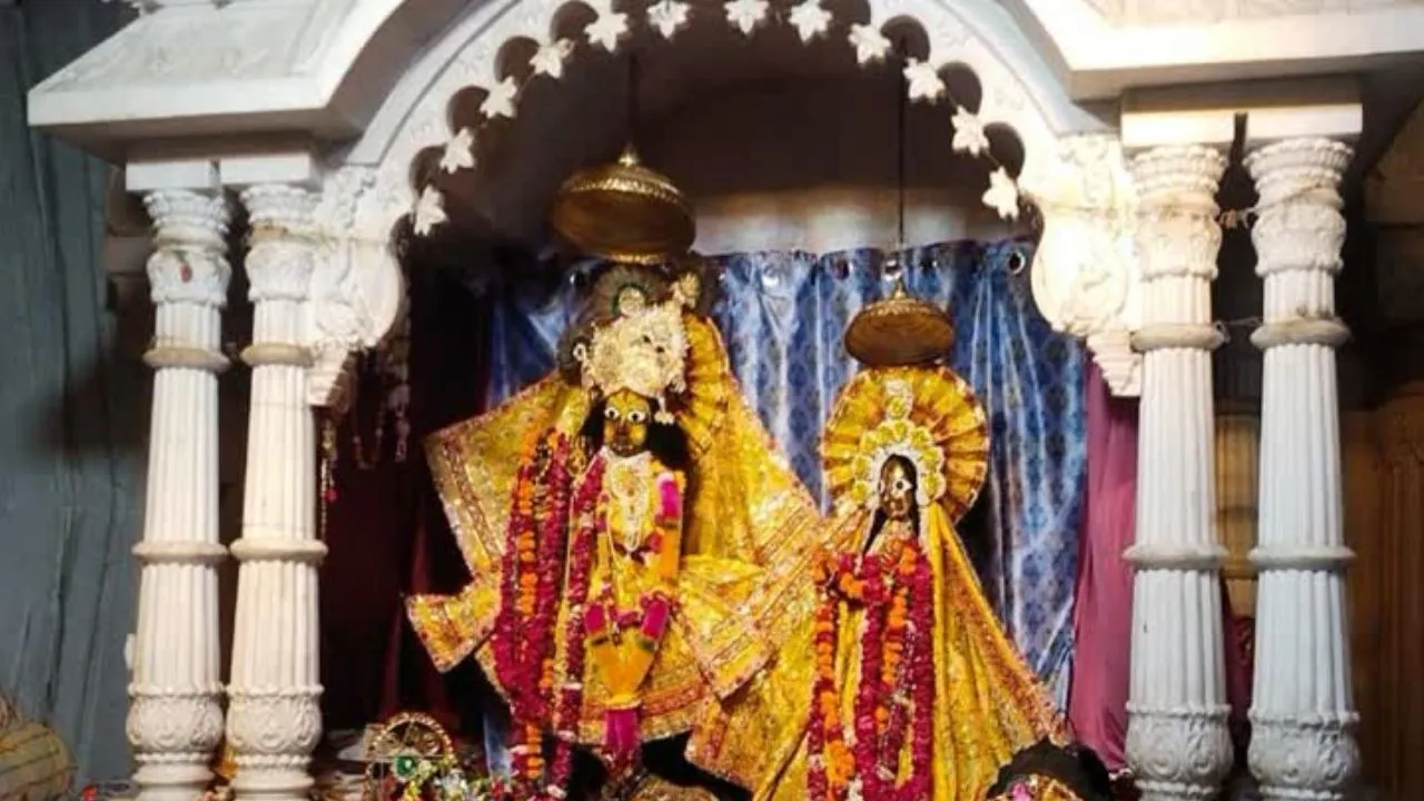 Janmashtami 2026 : जयपुर और दिल्ली में तैयार गुलाबी पोषक से बांके बिहारी जी का होगा श्रृंगार, कीमत जानकर आप भी रह जाएगें हैरान 
