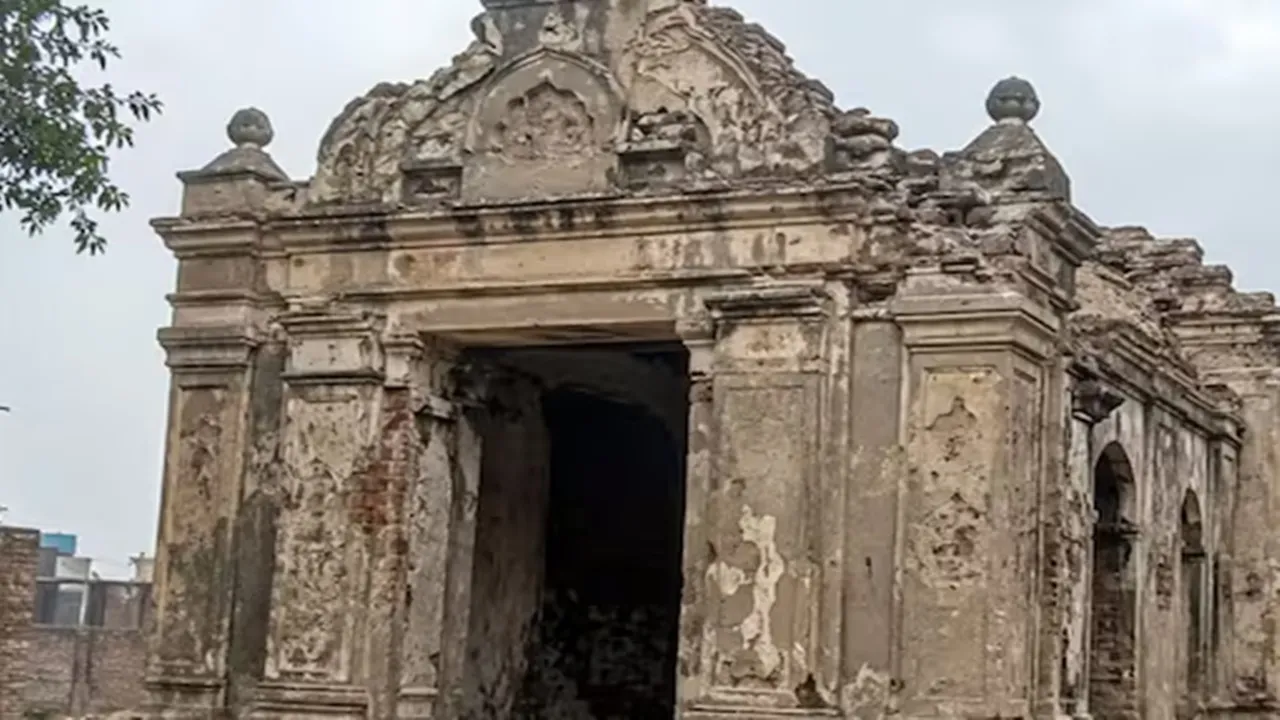 पाकिस्तान में ढहाया गया 100 साल पुराना मंदिर, तो शंकराचार्य ने जताया रोष, कहा- हर धर्मस्थल की सुरक्षा जरूरी