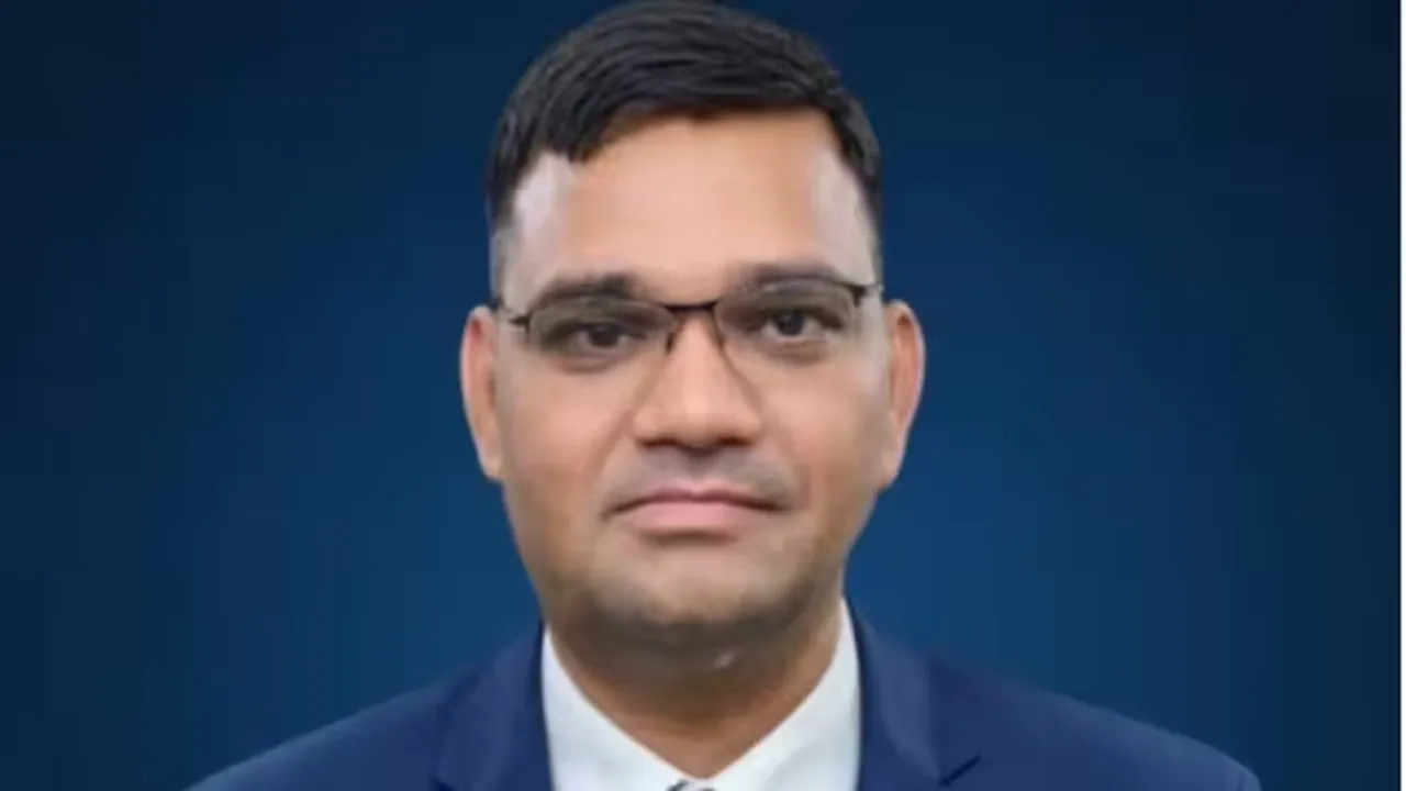  शुक्र है मैं अभी भी जिंदा हूं... नोटिस के बाद IAS रिंकू सिंह राही ने खोला मोर्चा, लिखा- ‘प्रेम पत्र मिल ही गया है तो...’, जानें पूरा मामला