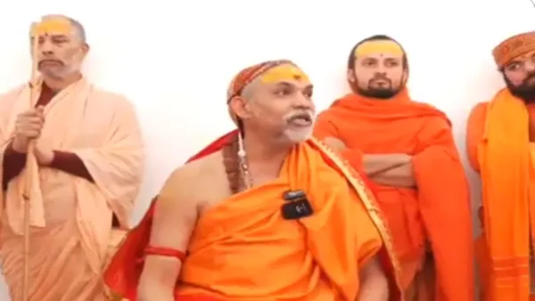 बांग्लादेश में हिंदुओं पर हो रहा बर्बरतापूर्ण कृत्य आसुरी प्रवृत्ति का परिचायक : शंकराचार्य 