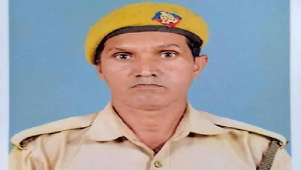 गोंडा न्यूज : ट्रैक्टर ट्रॉली की चपेट में आने से बाइक सवार पीआरडी जवान की मौत, साथी घायल 