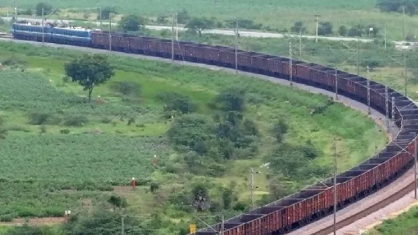 22 दिसंबर : रूड़की से चलाई गई भारत में पहली मालगाड़ी