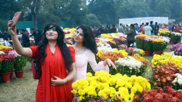 फूलों की घाटी बना NBRI का आंगन...CSIR–राष्ट्रीय वनस्पति अनुसंधान संस्थान में पुष्प प्रदर्शनी, देखें Photos