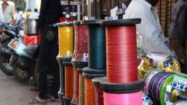 चाइनीस मांझे ने ले ली शिक्षक की जान, गर्दन कटने से हुई मौत; बेटी को स्कूल छोड़कर लौट रहा था व्यक्ति 