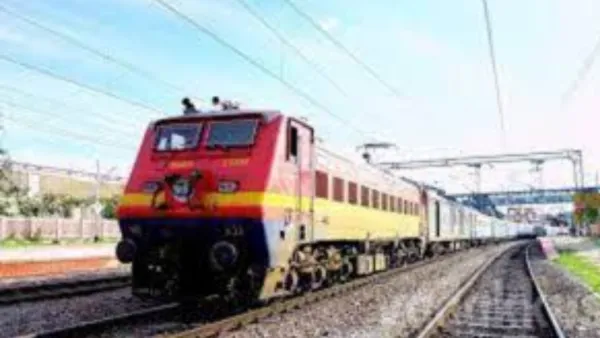 मुरी एक्सप्रेस में धुआं देख यात्रियों में अफरा-तफरी... प्लेटफार्म पर कूदे यात्री, प्रयागराज से कानपुर जा रही थी ट्रेन  