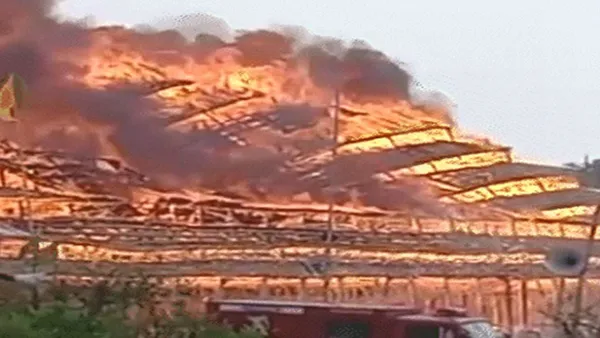 अयोध्या : श्री लक्ष्मी नारायण महायज्ञ के पंडाल में लगी भीषण आग, फायर ब्रिगेड की कई गाड़ियां मौके पर मौजूद