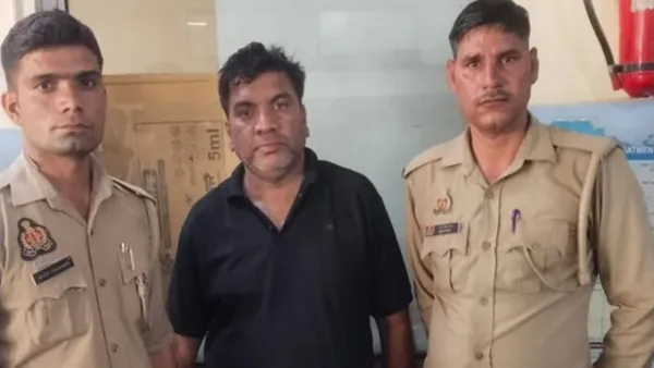 बुलंदशहर से पाकिस्तानी नागिरक अरेस्ट, फर्जी आधार व ड्राइविंग लाइसेंस भी बरामद