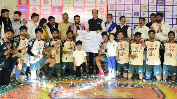 UP Pro Handball League: मथुरा ब्रज स्टार ने लीग की ट्रॉफी पर किया कब्जा, फाइनल में गोरखपुर राउडीज़ को 44-38 से हराया
