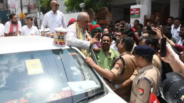 कानपुर : विद्यालय के जीर्णोद्धार को लेकर भिड़े भाजपा और सपा के विधायक, अमिताभ वाजपेयी बोले- स्कूल बनने तक कुर्ता पहनेंगे न चप्पल जूता