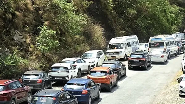 Uttrakhand: वीकेंड पर नैनीताल पर्यटकों से गुलजार, कैंची धाम क्षेत्र में दिनभर जाम
