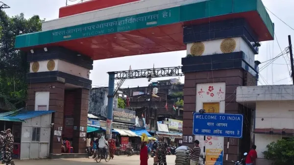  महाराजगंज पुलिस और SSB की संयुक्त कार्रवाई , इंडो-नेपाल बॉर्डर पर 1 करोड़ के गांजा के साथ तमिलनाडु का निवासी गिरफ्तार