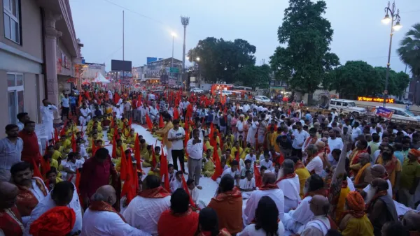 एक साल से जारी रामकोट की नित्य परिक्रमा... वर्षगांठ पर उमड़ा रामभक्तों का सैलाब; जयघोष से गूंज उठी अयोध्या