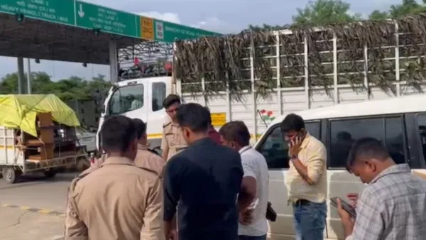 Bahraich News: मटेरा में दिनदहाड़े महिला से मंगलसूत्र की लूट, बाइक सवार बदमाश फरार; CCTV फुटेज खंगाल रही पुलिस