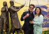<span class="t-red"> 'DDLJ' के 30 साल पूरे...</span> लंदन में राज-सिमरन का आइकॉनिक स्टैच्यू , शाहरुख-काजोल ने दिए पोज 