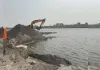 <span class="t-red">UP:</span> गंगा में अवैध बालू खनन पर लगाया 25 लाख से अधिक का जुर्माना