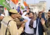 <span class="t-red">UP:</span> भाजपा कार्यालय घेरने निकले कांग्रेसियों को रोका, पुलिस से नोकझोंक