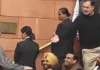 <span class="t-red">संसद परिसर में तीखी नोकझोंक,</span> राहुल गांधी ने मंत्री रवनीत बिट्टू को बताया 'गद्दार'