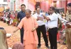<span class="t-red">'गोरखनाथ मंदिर' में CM योगी ने लगाया जनता दरबार, </span>आमजन समस्यायों के निस्तारण के लिए अधिकारियों को दिए निर्देश