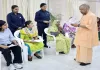 'जनता दर्शन' में आए सैनिकों से बोले सीएम योगी- सैनिक करें देश की सेवा, परिवार की जिम्मेदारी सरकार की